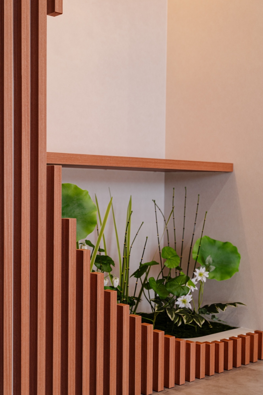 半円造作格子の受付台